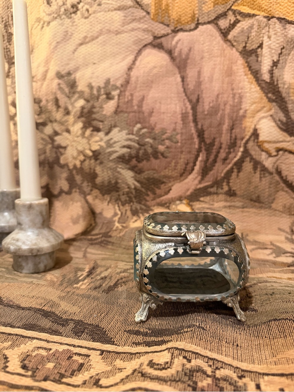Vintage-Style Glass Jewelry Box in Silver